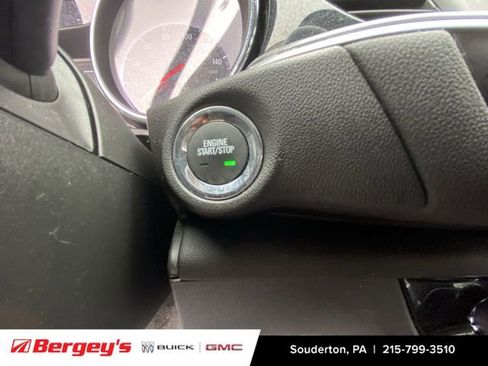 Used 2018 Buick Regal Preferred FWD image 18