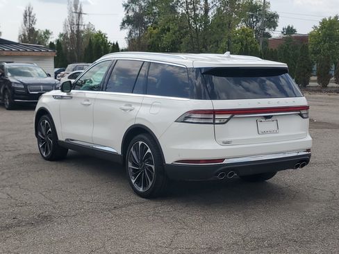 Used 2024 Lincoln Aviator Reserve w/ Equipment Group 201A AWD/4WD image 4