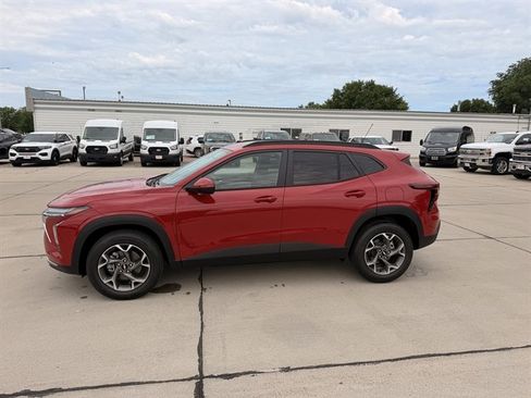 Used 2026 Chevrolet Trax LT w/ Driver Confidence Package FWD image 10