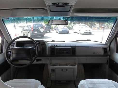 Used 1995 GMC Safari Passenger image 15