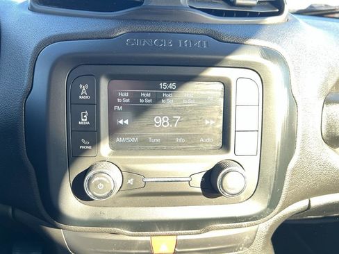 Used 2017 Jeep Renegade Latitude image 13