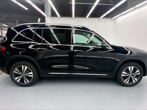 Used 2026 Mercedes-Benz GLB 250 image 8