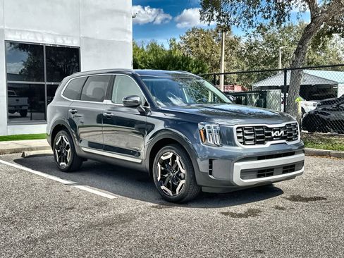 Used 2024 Kia Telluride S image 11
