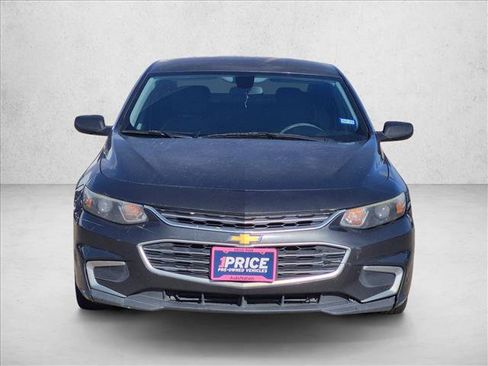 Used 2018 Chevrolet Malibu LS w/ LPO, Convenience Package 2 FWD image 2