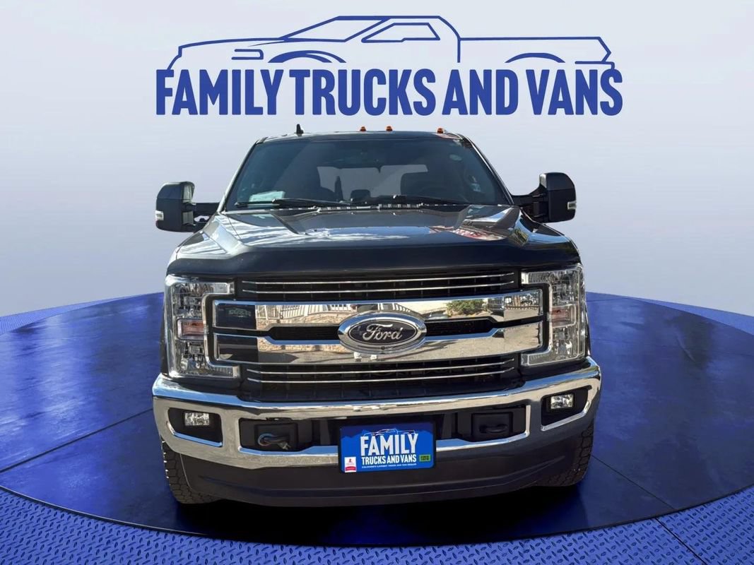 Used 2019 Ford F350 Lariat w/ Lariat Value Package AWD/4WD image 8