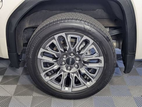Used 2023 GMC Sierra 1500 Denali Ultimate AWD/4WD image 7