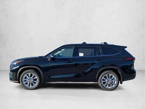 New 2025 Toyota Highlander Limited image 5