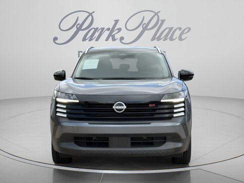 Used 2025 Nissan Kicks SR FWD image 9