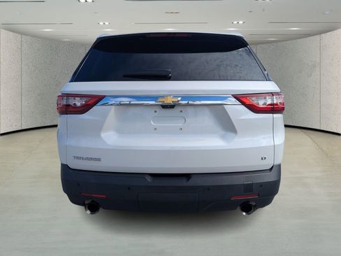 Used 2018 Chevrolet Traverse LT w/ LPO, 'HIT The Road' Package image 4