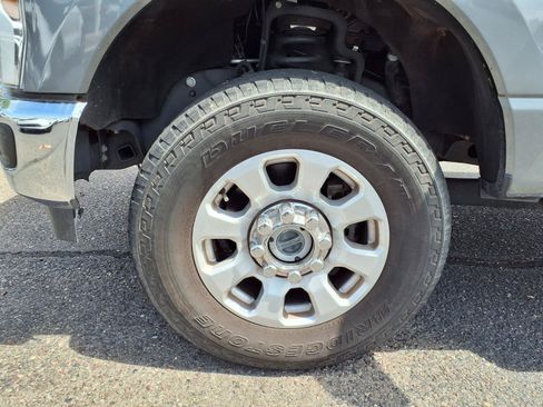 Used 2024 Ford F250 XLT w/ FX4 Off-Road Package AWD/4WD image 11