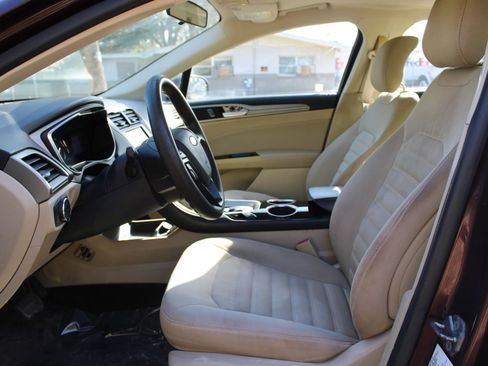 Used 2013 Ford Fusion SE image 6