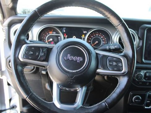 Used 2022 Jeep Wrangler Unlimited Sahara w/ Cold Weather Group AWD/4WD image 16