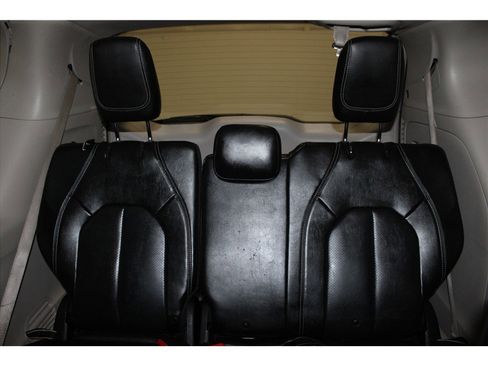 Used 2021 Chrysler Voyager Lxi image 15