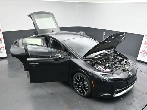 New 2026 Toyota Prius Plug-In Hybrid FWD image 36