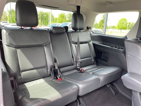 Used 2025 Ford Expedition Active AWD/4WD image 38