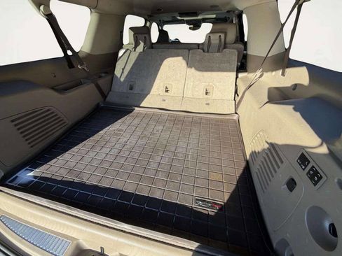 Used 2019 GMC Yukon XL SLT w/ Open Road Package AWD/4WD image 9