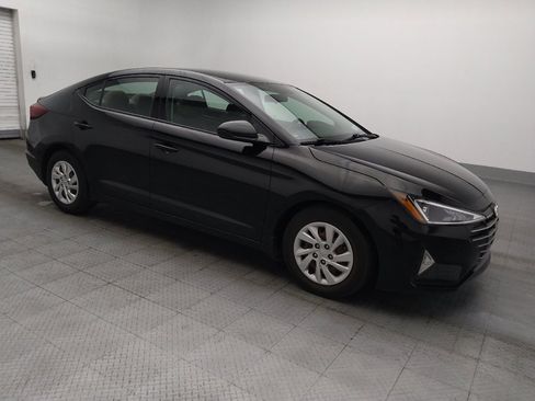 Used 2019 Hyundai Elantra SE w/ Winter Weather Package FWD image 11