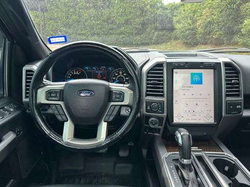 Used 2017 Ford F150 Platinum w/ Equipment Group 701A Luxury AWD/4WD image 15
