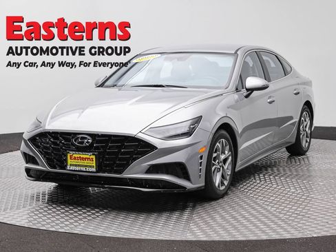 Used 2023 Hyundai Sonata SEL FWD image 1