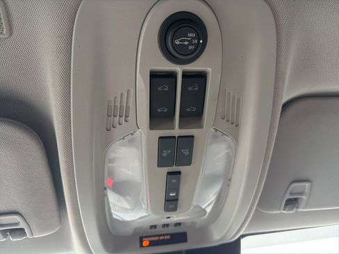 Used 2017 GMC Terrain SLT w/ Open Road Package FWD image 23