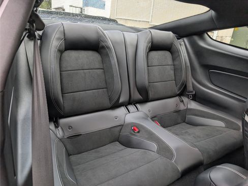 Used 2021 Ford Mustang Shelby GT500 w/ Technology Package image 17