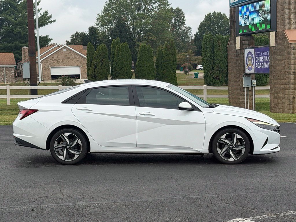 Used 2023 Hyundai Elantra SEL w/ Convenience Package FWD image 7