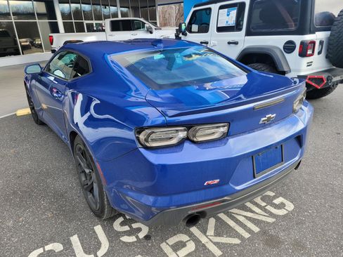 Used 2021 Chevrolet Camaro LT w/ RS Package image 6
