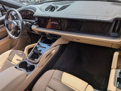 New 2026 Porsche Cayenne Coupe AWD/4WD image 27