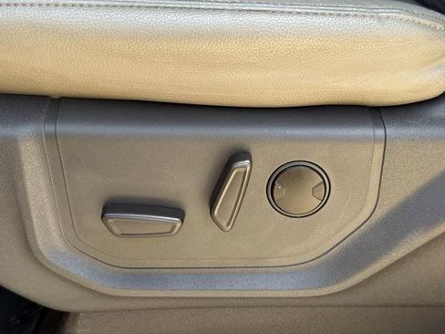 Used 2020 Ford Expedition XLT w/ Equipment Group 202A RWD image 28