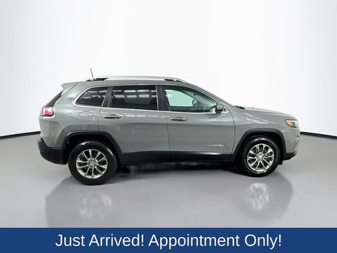 Used 2019 Jeep Cherokee Latitude Plus w/ Comfort/Convenience Group AWD/4WD image 9