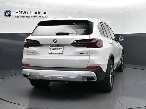 New 2026 BMW X5 sDrive40i RWD image 7