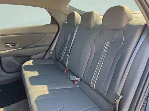 Used 2023 Hyundai Elantra SEL w/ Convenience Package image 21