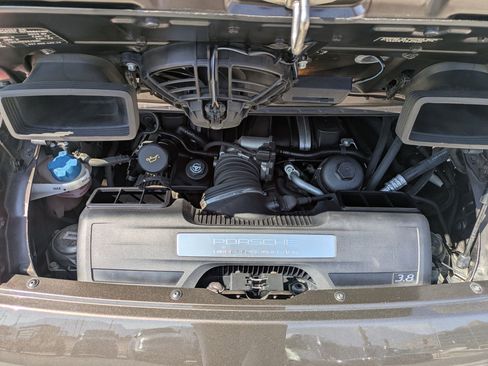 Used 2010 Porsche 911 Carrera 4S image 26