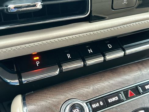 Used 2021 Lincoln Aviator Reserve w/ Equipment Group 201A image 20