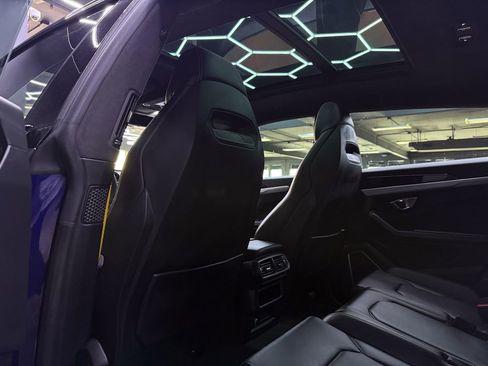 Used 2022 Lamborghini Urus AWD/4WD image 17