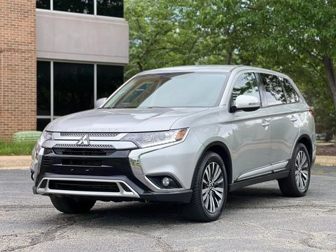 Used 2019 Mitsubishi Outlander SE FWD image 1
