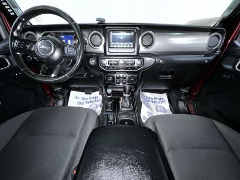 Used 2021 Jeep Gladiator Willys AWD/4WD image 18