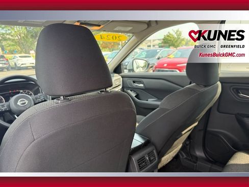 Used 2024 Nissan Rogue SV AWD/4WD image 25