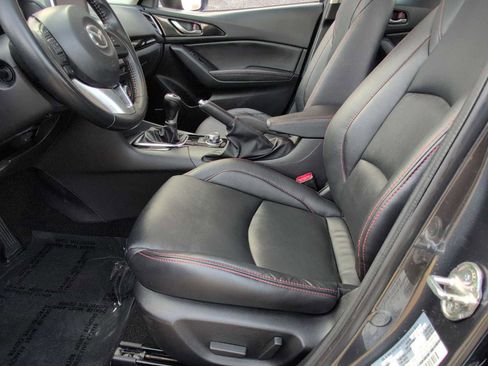 Used 2016 MAZDA MAZDA3 i Grand Touring image 17