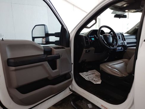 Used 2017 Ford F450 XL w/ Power Equipment Group RWD image 21