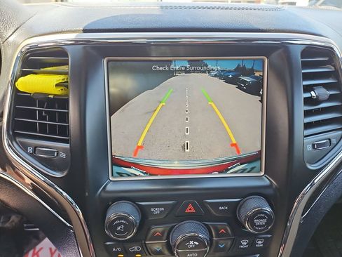 Used 2015 Jeep Grand Cherokee Overland w/ Advanced Technology Group AWD/4WD image 21