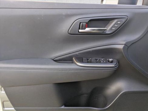 Certified 2023 Toyota Crown Limited image 11