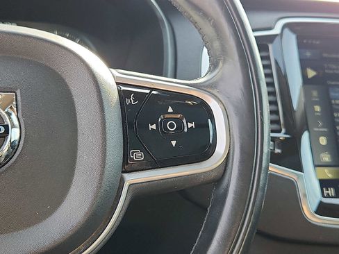Used 2018 Volvo XC90 T6 Momentum w/ Convenience Package image 21