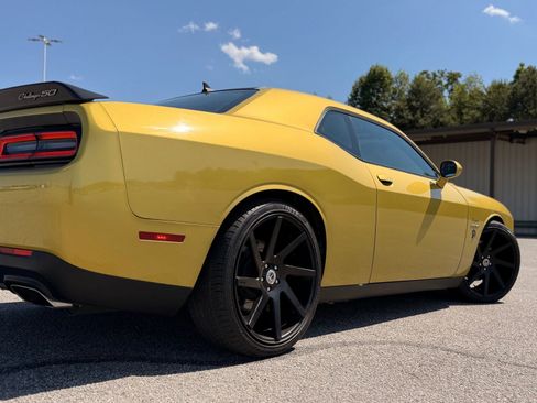 Used 2020 Dodge Challenger R/T RWD image 8