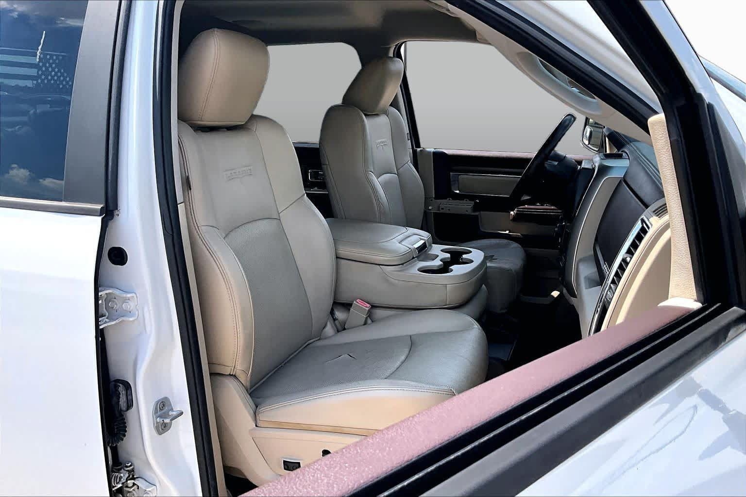 Used 2014 RAM 1500 Laramie w/ Convenience Group AWD/4WD image 9