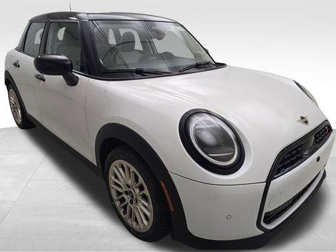 New 2026 MINI Cooper S image 2