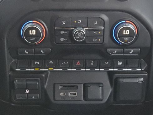 Used 2019 Chevrolet Silverado 1500 LT w/ Texas Edition image 15