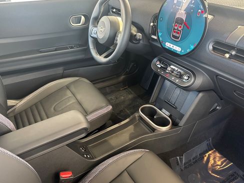 Used 2025 MINI Cooper 2-Door Hardtop FWD image 20