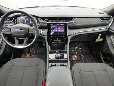 New 2025 Jeep Grand Cherokee L Laredo w/ Luxury Tech Group I image 16