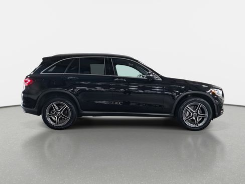 Used 2022 Mercedes-Benz GLC 300 4MATIC image 4